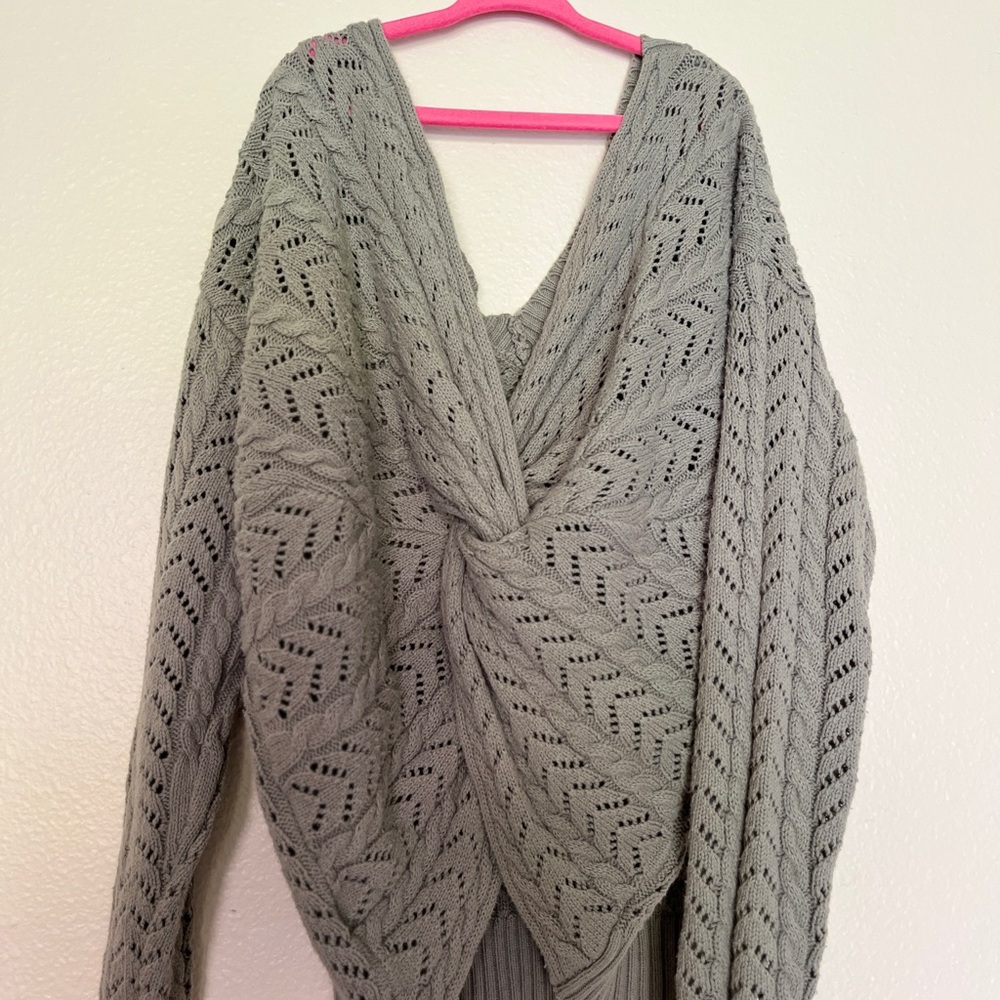 Jessica Simpson l Twisted Back Sweater SL